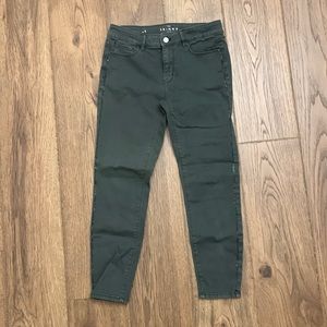 White House Black Market Skinny Crop Jeans